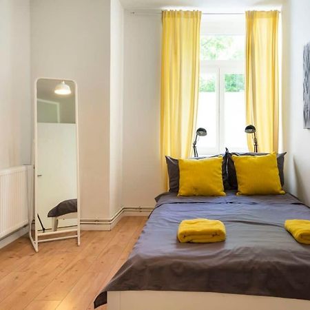 Cosy Two Br Plus Self Checkin Plus Street Parking Berlin Exterior photo