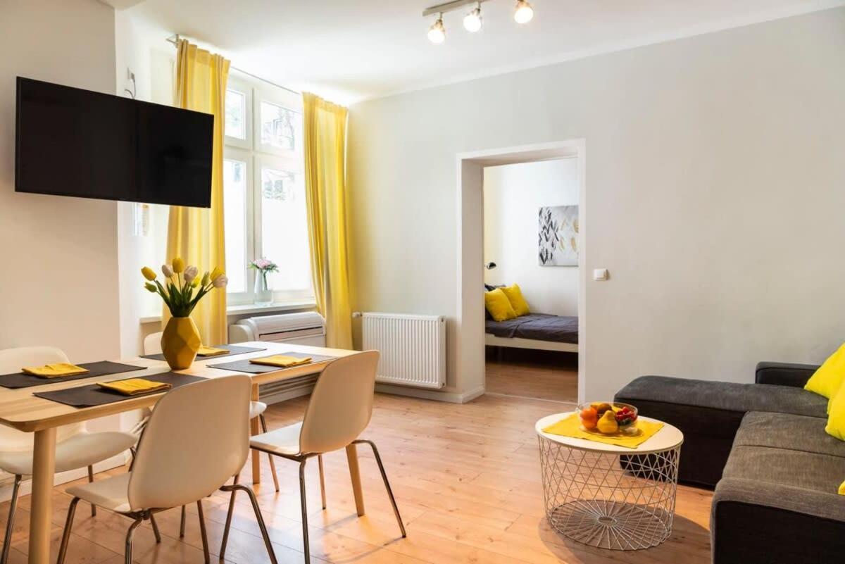 Cosy Two Br Plus Self Checkin Plus Street Parking Berlin Exterior photo