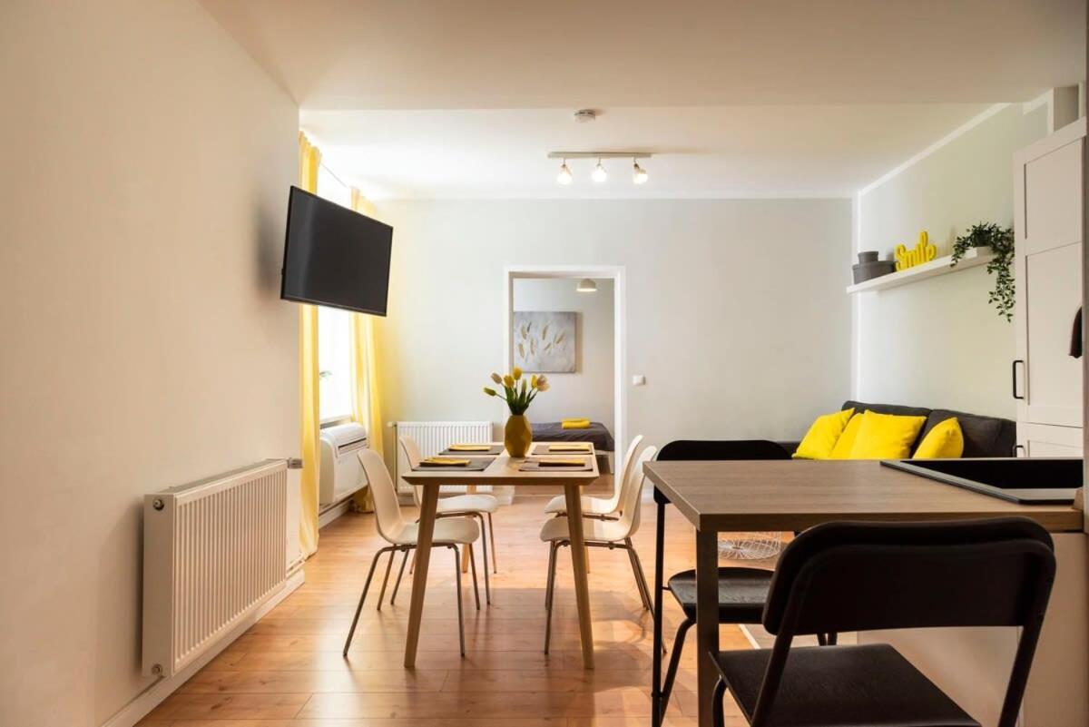Cosy Two Br Plus Self Checkin Plus Street Parking Berlin Exterior photo