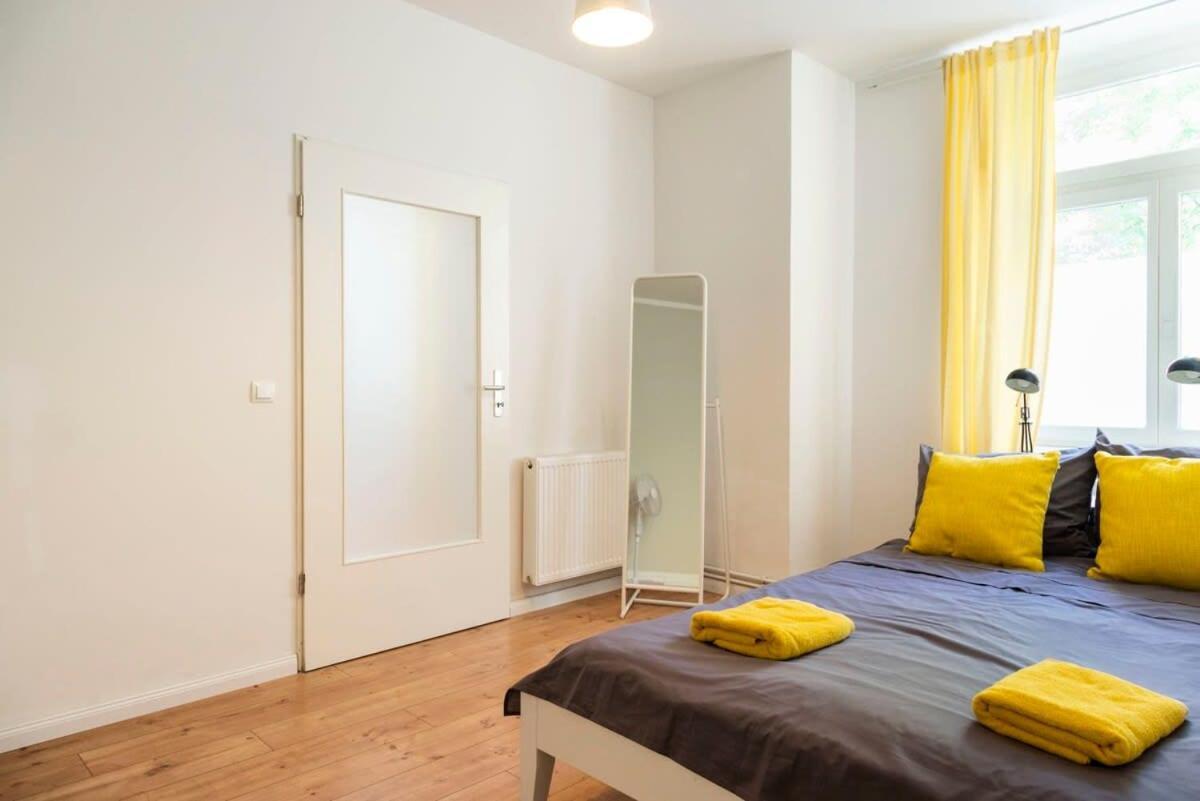 Cosy Two Br Plus Self Checkin Plus Street Parking Berlin Exterior photo