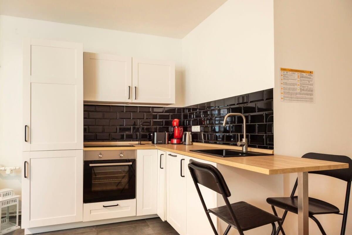 Cosy Two Br Plus Self Checkin Plus Street Parking Berlin Exterior photo