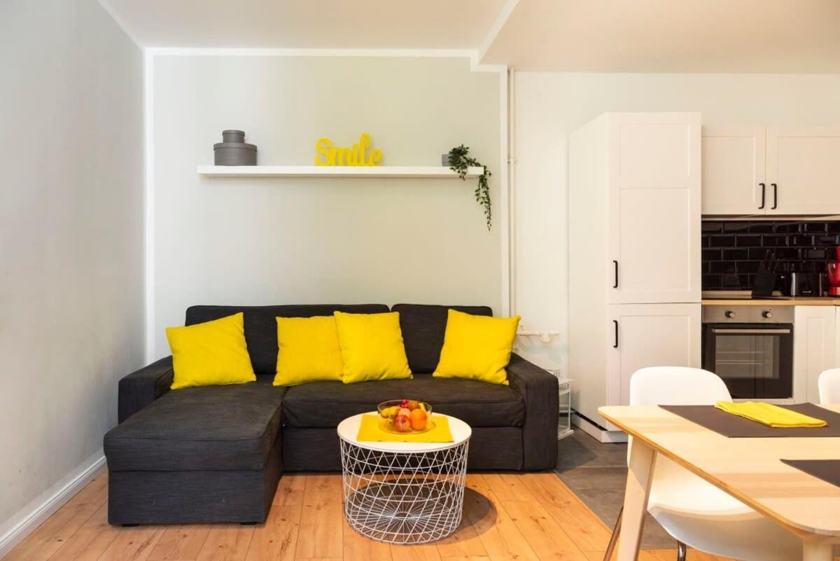 Cosy Two Br Plus Self Checkin Plus Street Parking Berlin Exterior photo